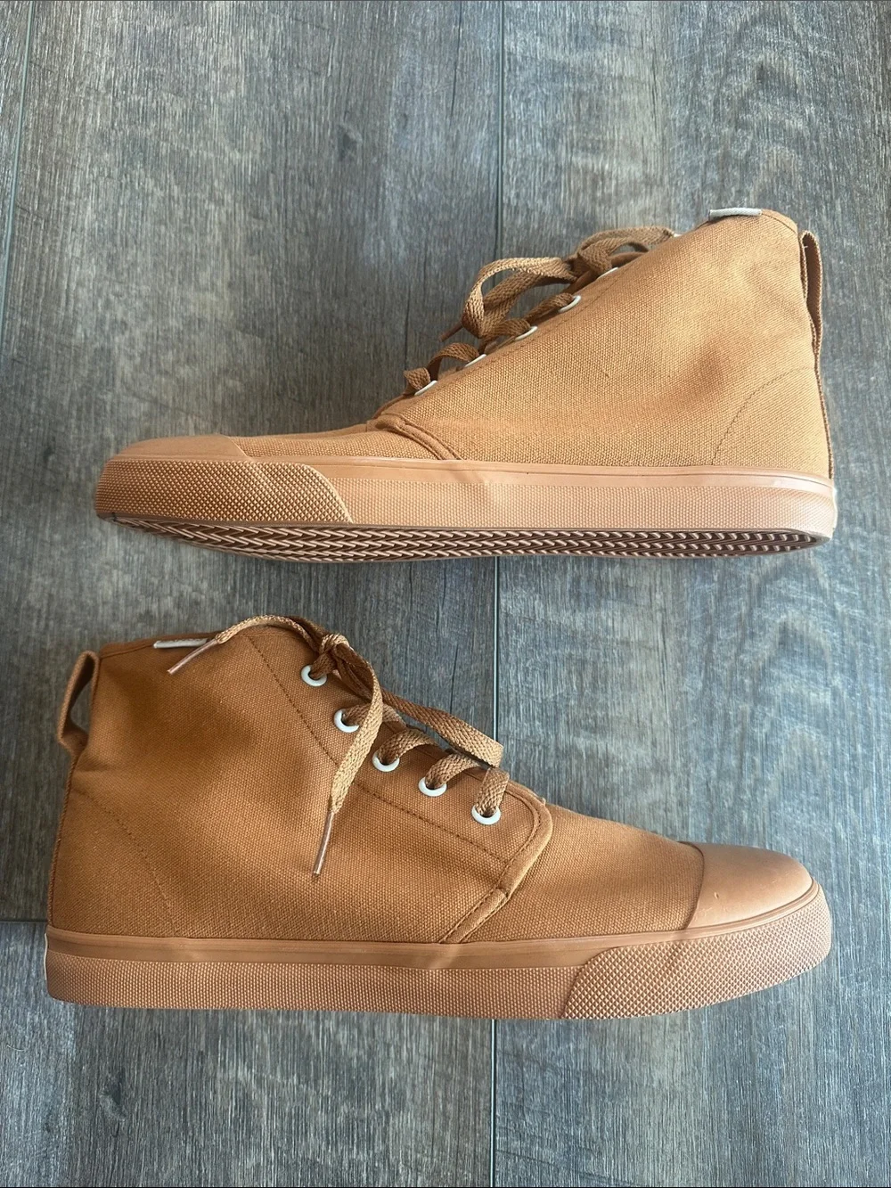 Men's Casual Canvas High-Top Sneakers in Brown